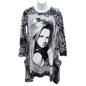 2/$20 Y2K Black & White Funny Graphic Top Blouse Size: Small